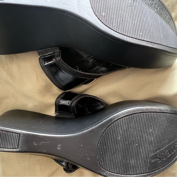 Guess Ladies Sandals - Picture 4 of 10